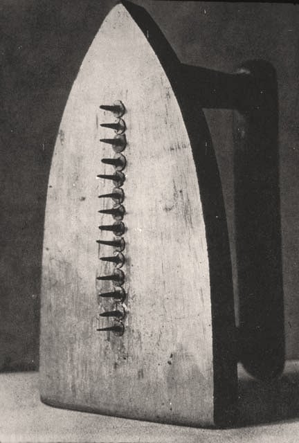 Man Ray, Gift, 1921