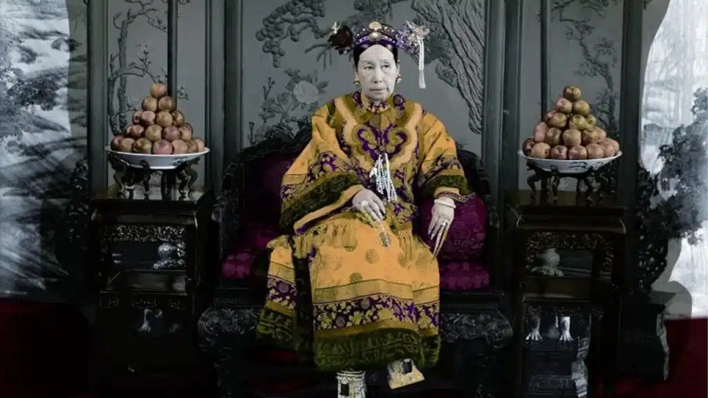 Portrait photograph of Empress Dowager Cixi